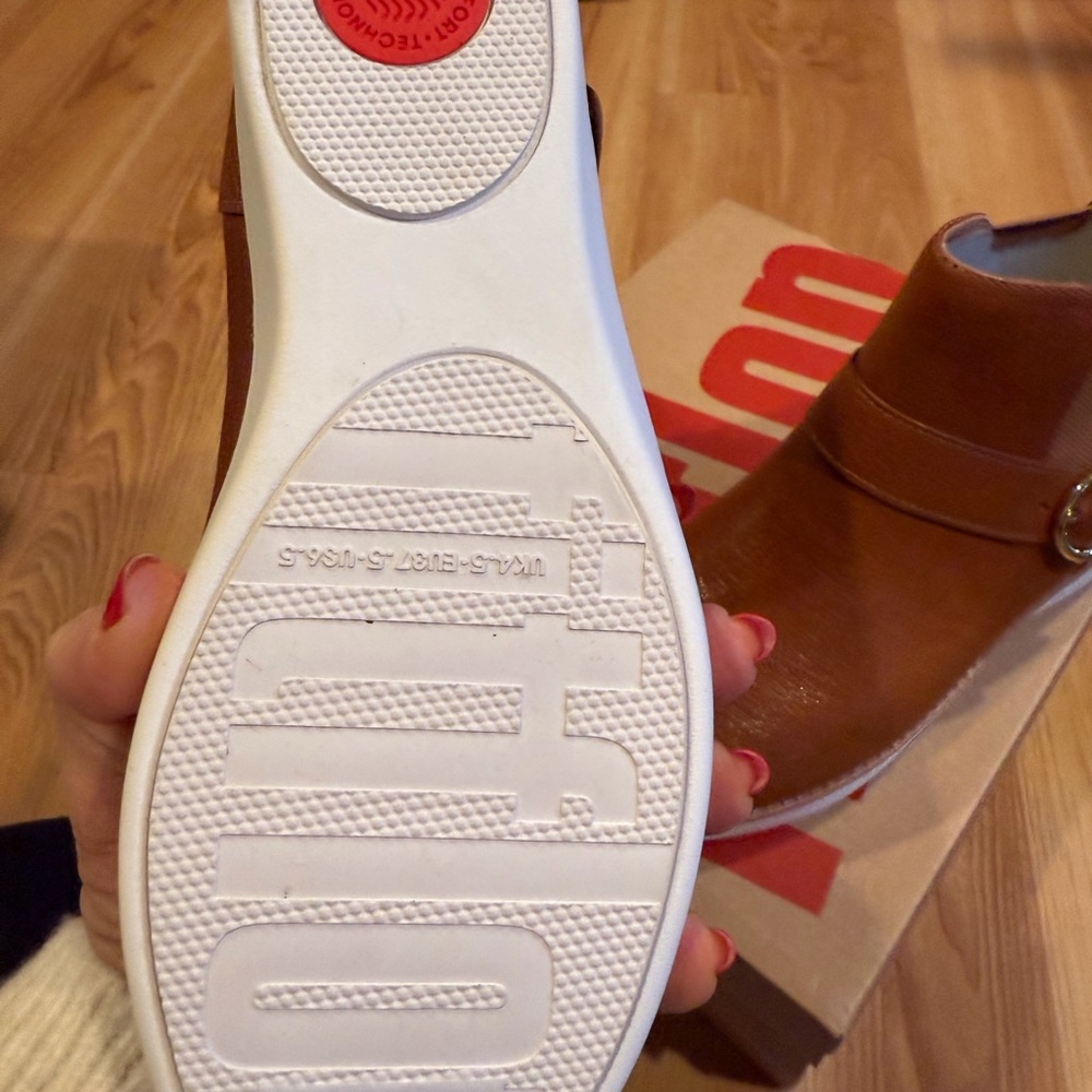 Womens Fitflop Bria Buckle leather bootie. Tan 6.5 New in box. Made for Comfort - Picture 3 of 8
